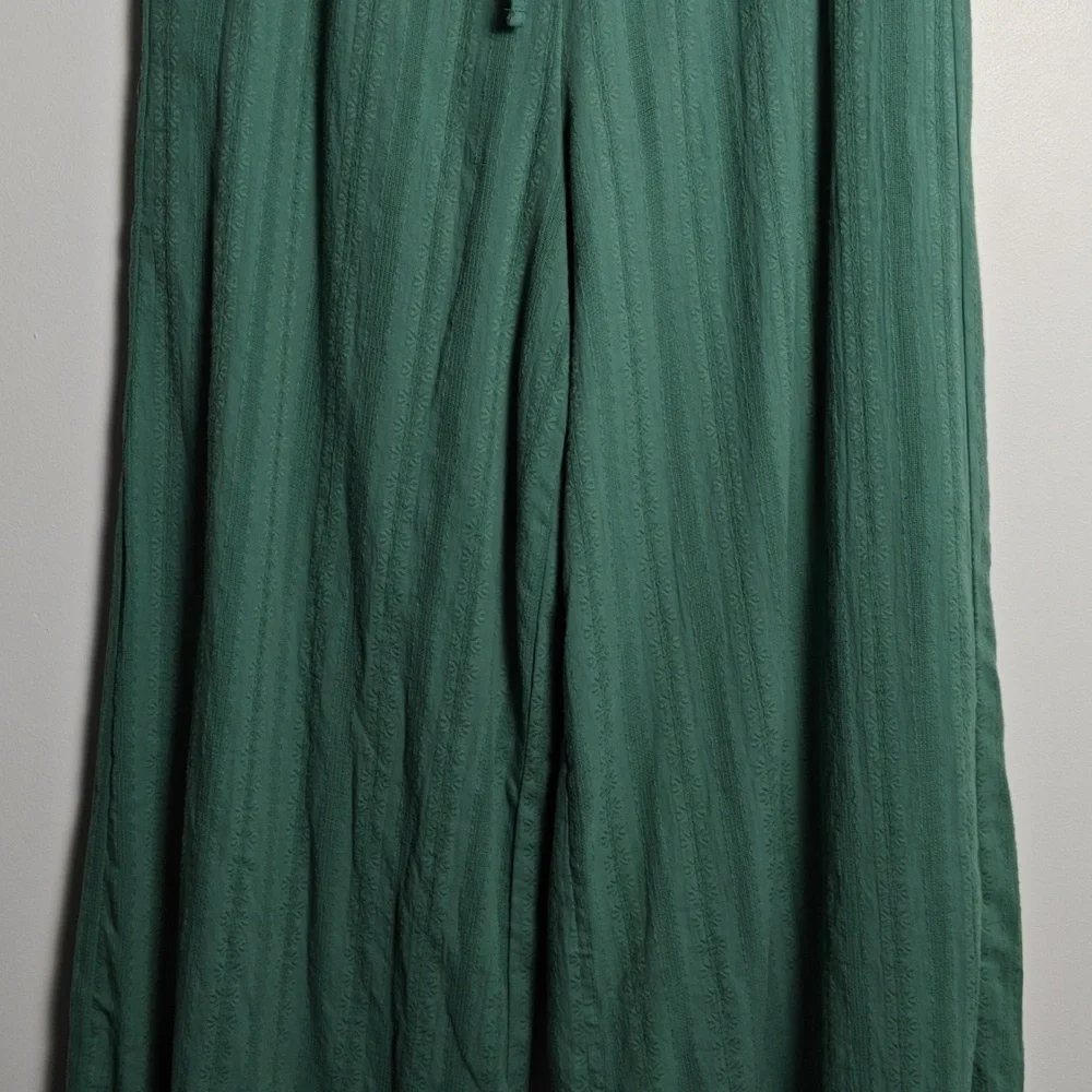 SPLENDID NWT Wide Leg Patterned Trousers in Green Size Medium - Picture 8 of 16